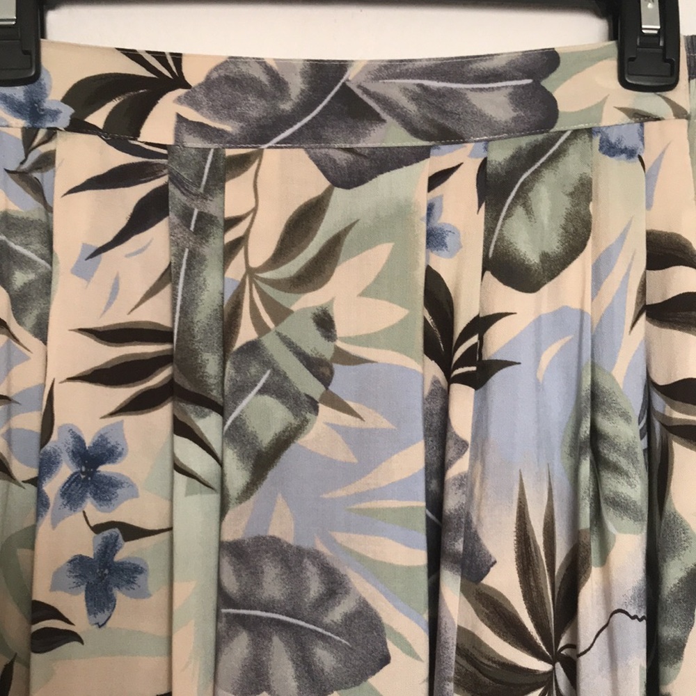 Tropical Floral Pleated Pull-On Skirt -  Small - Picture 5 of 5